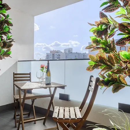 Apartment Lumina I 2br Near Centrum Nauki Kopernik I Balcony I Parking